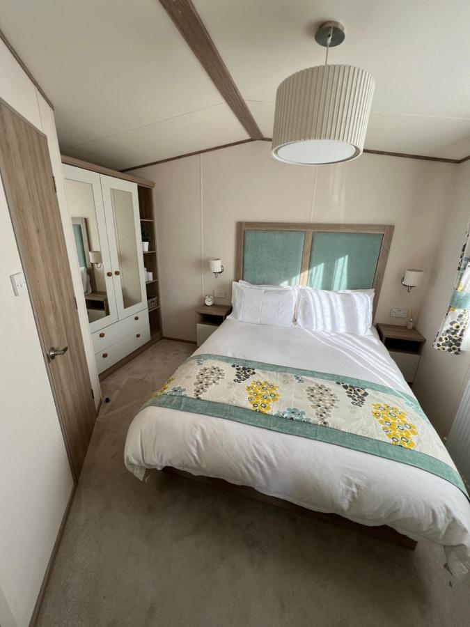 Anchors Rest - Family Caravan - Haven Lytchett Minster Exterior photo